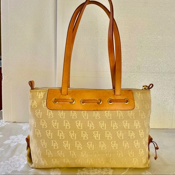 Dooney & Bourke Shoulder Bag Gold with Tan leather details - Picture 3 of 13